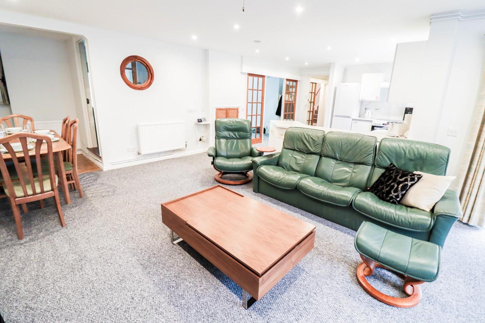 Bright And Spacious Contractor House L Parking! Borehamwood Exterior foto